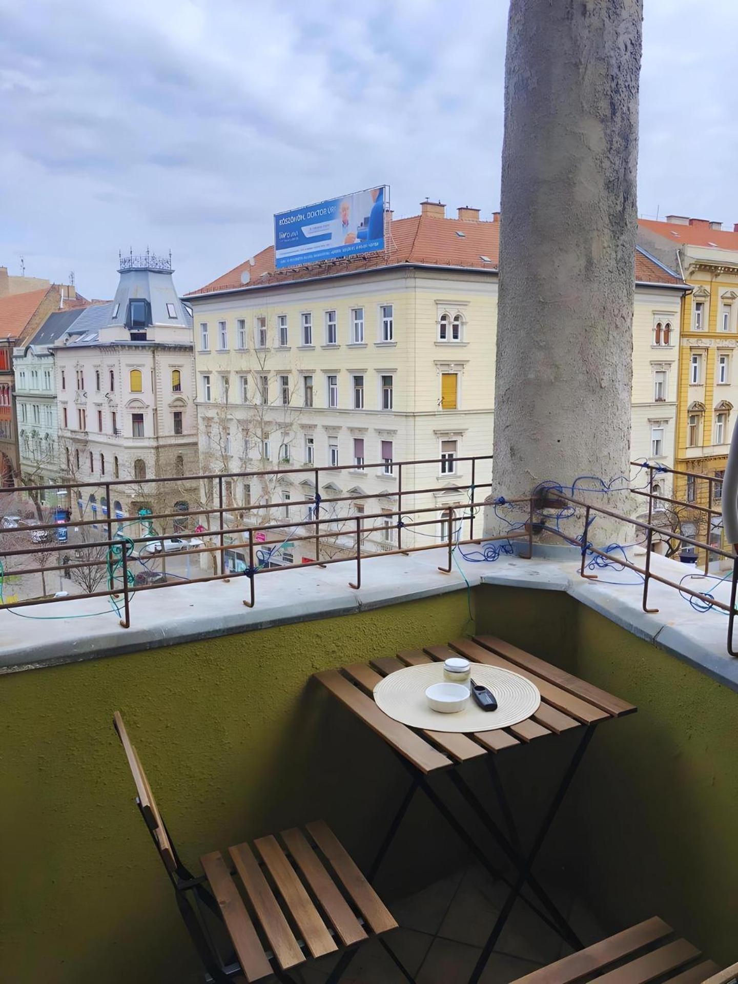 Saffron Center Panoramic Balcony *