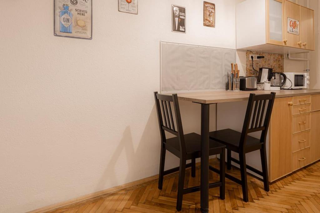 Gentleman Apartment *