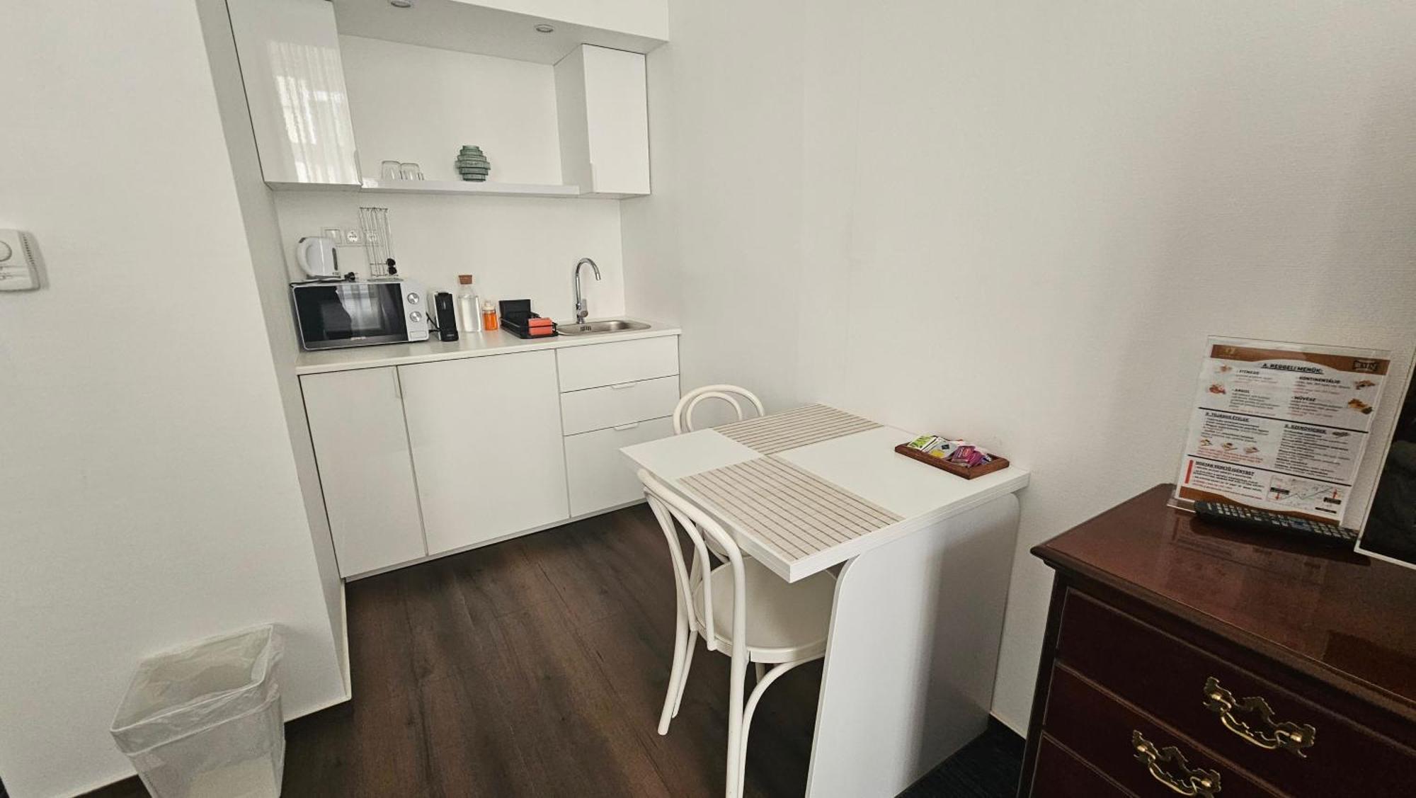Opera16 Guestrooms Budapest
