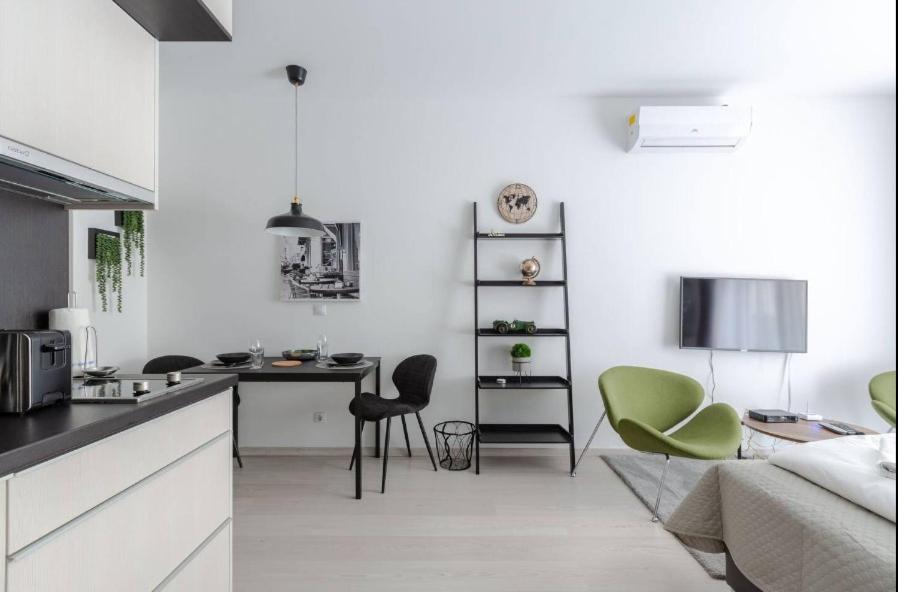 Bright Harmony Close To Downtown Budapest