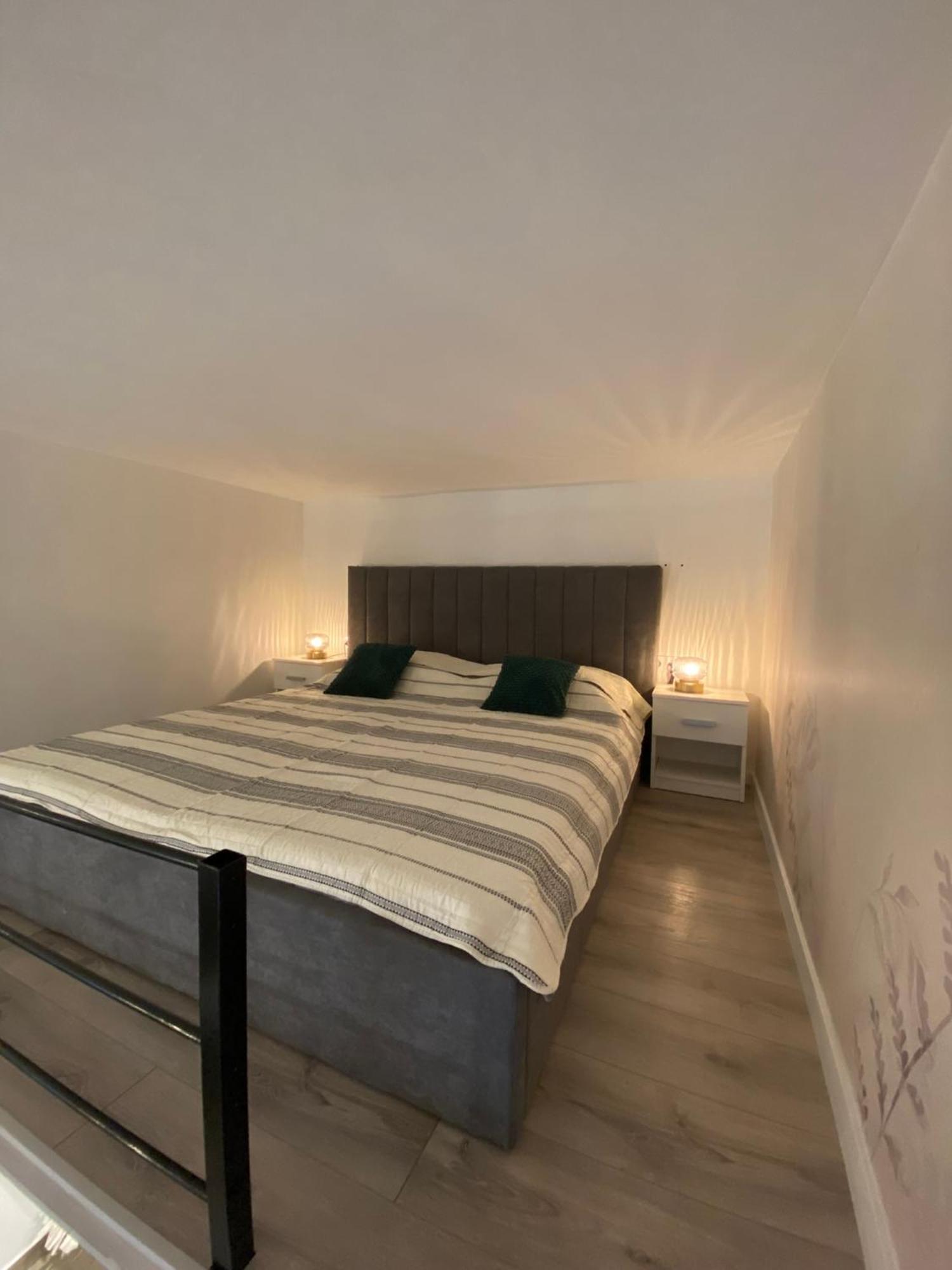Dembinszky Utca Apartament *