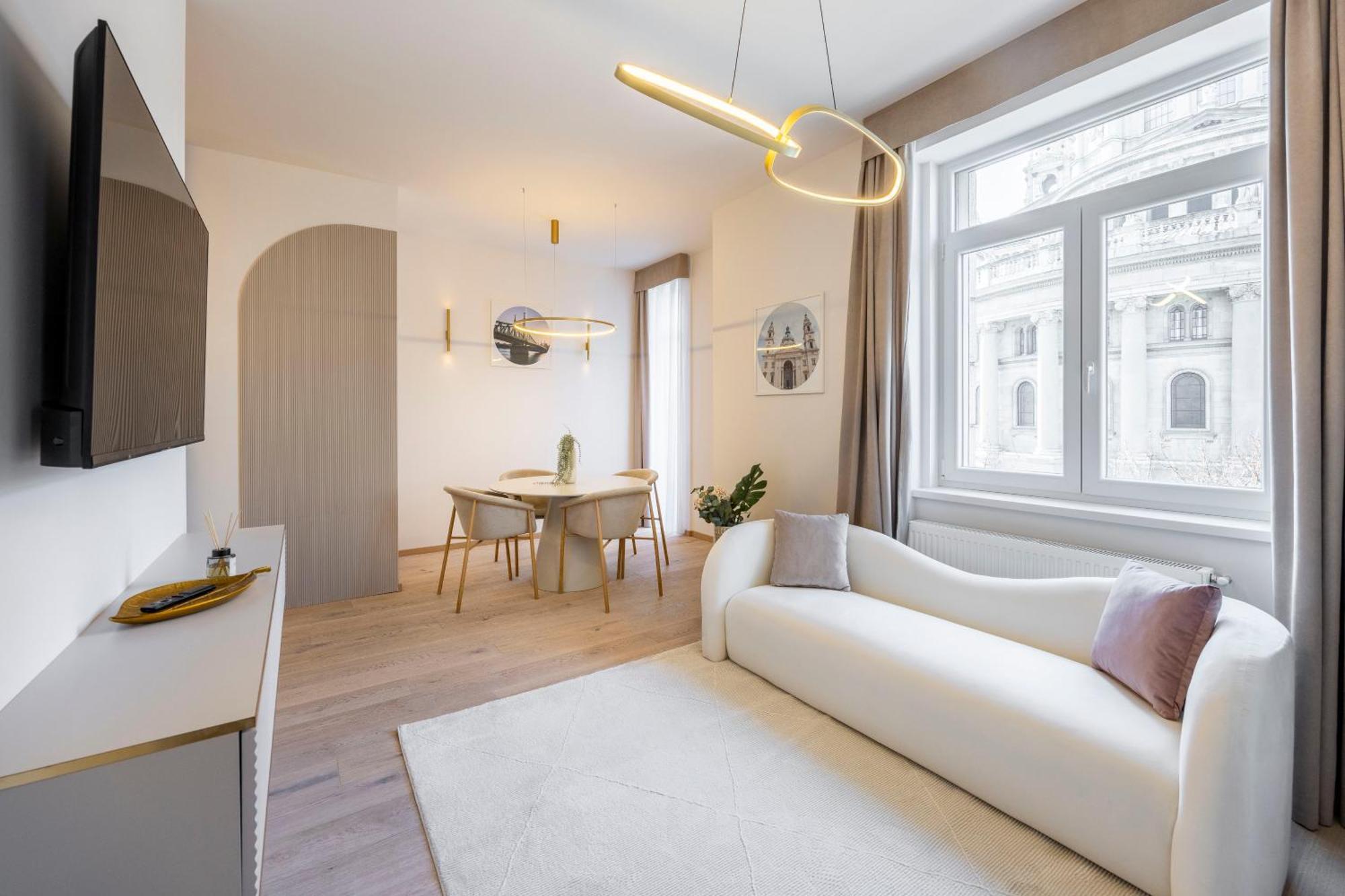 Luxurious W/ A Stunning View To The Basilica Apartment