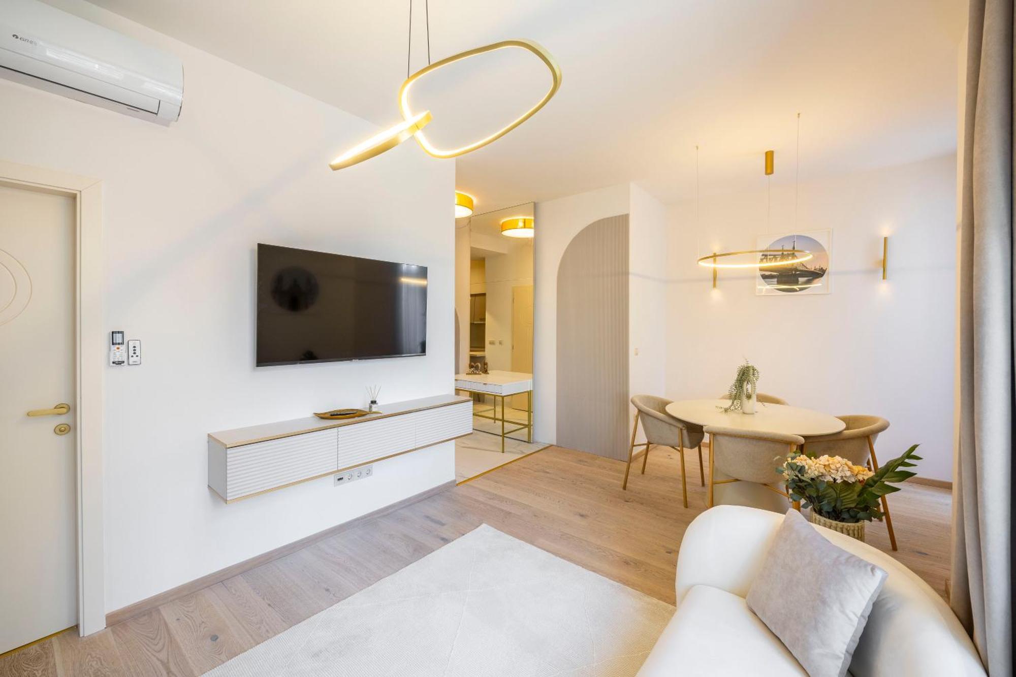 Luxurious W/ A Stunning View To The Basilica Apartment *
