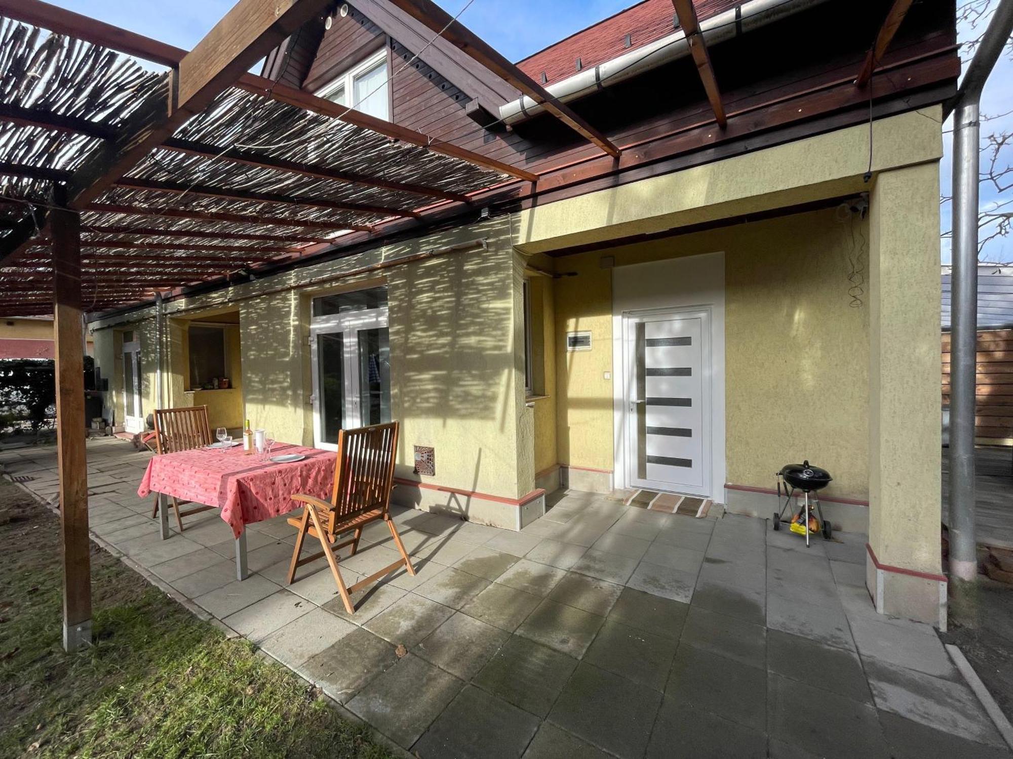 4 Guests: River & Garden Charm Villa *
