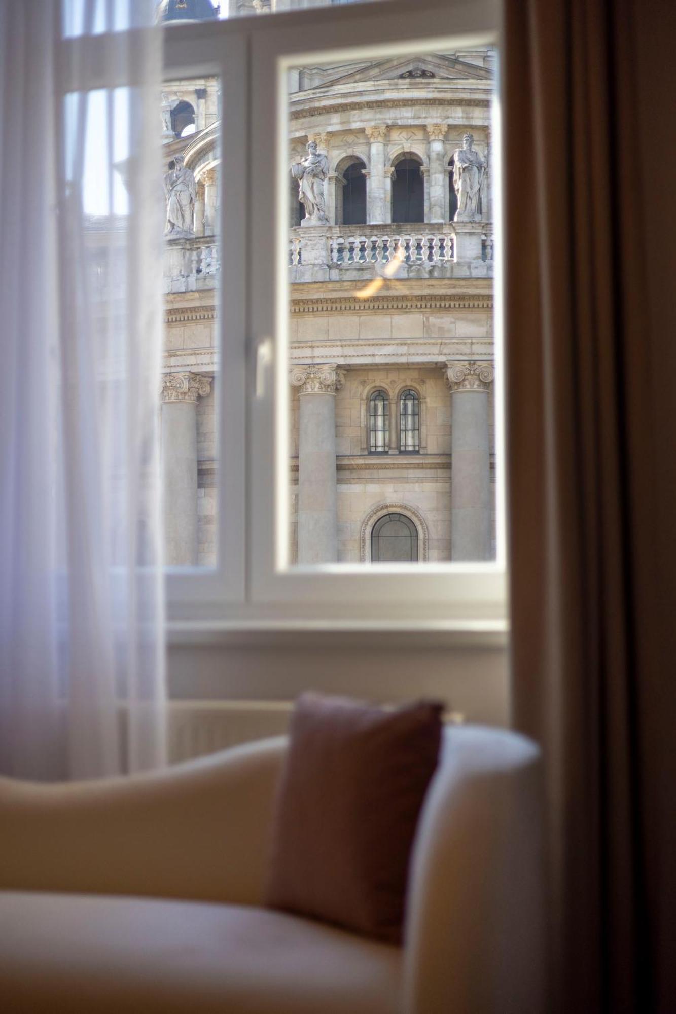 Luxurious W/ A Stunning View To The Basilica