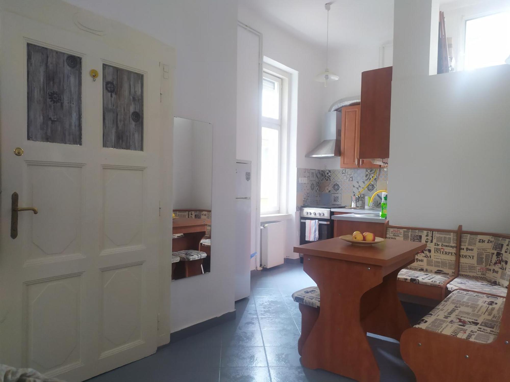 Charmhub Budapest: Your Stylish Sanctuary In The Heart Of The City Guest house