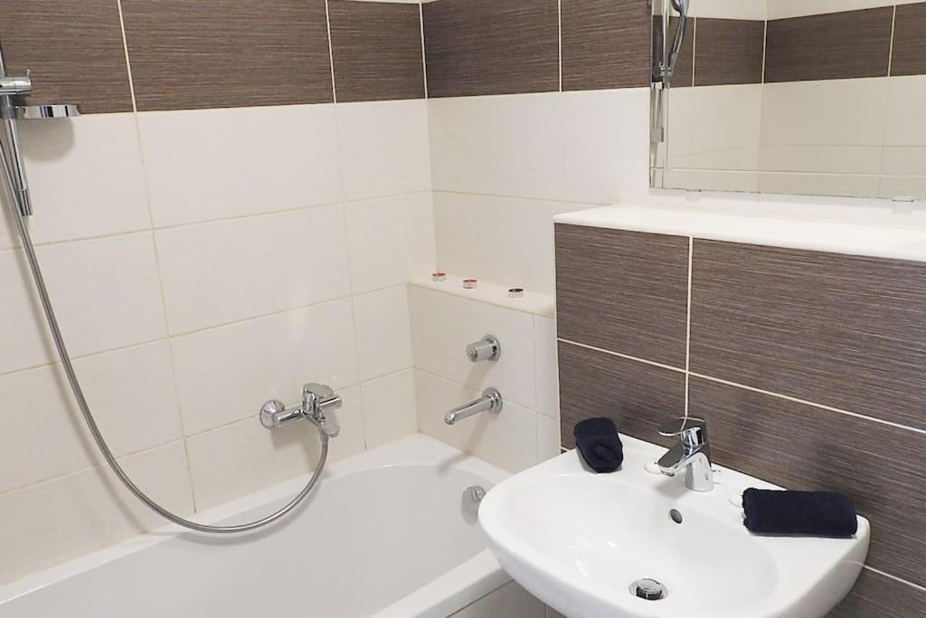 Lux Cordia With Free Parking *