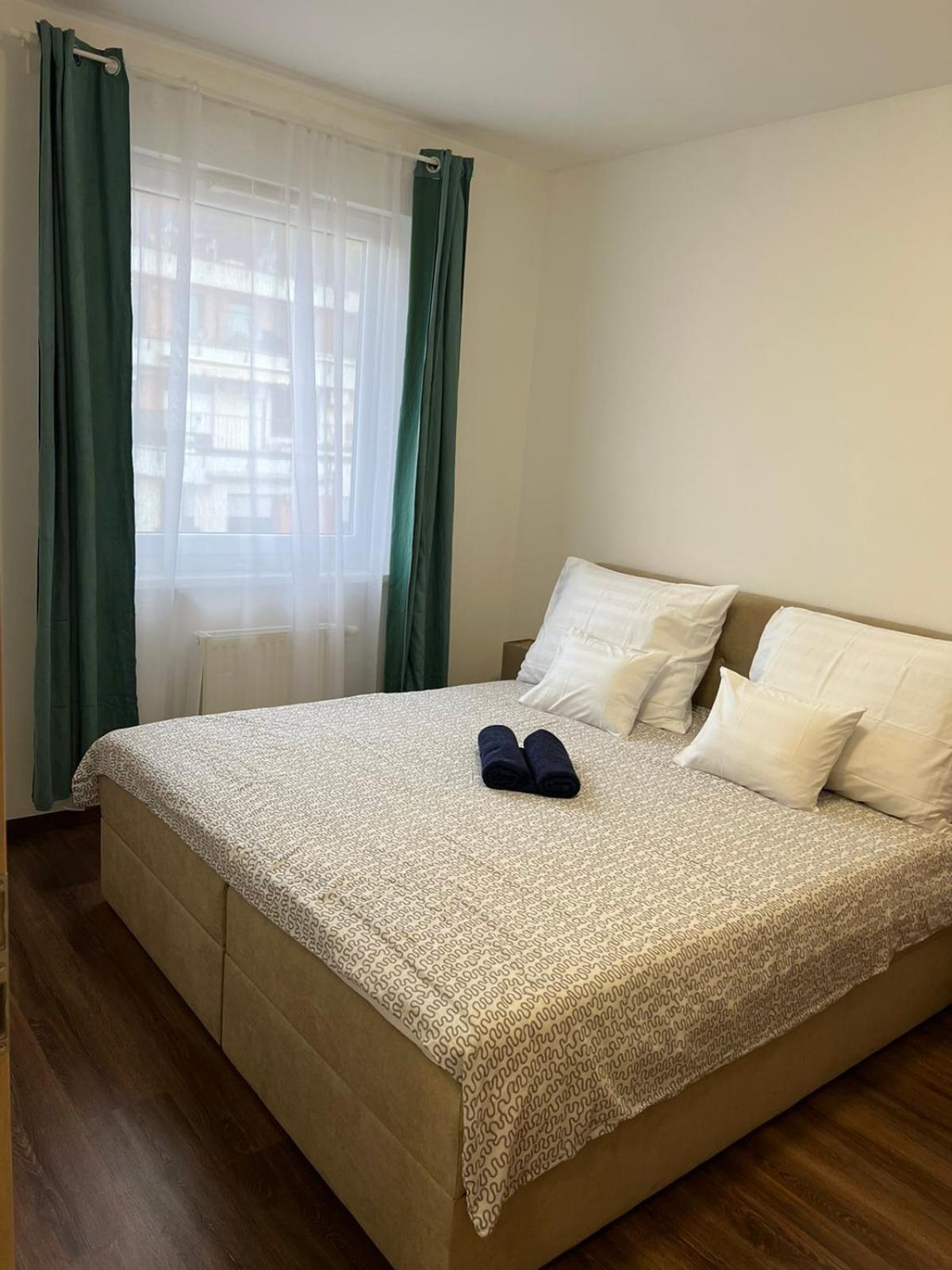Lux Cordia With Free Parking Apartman