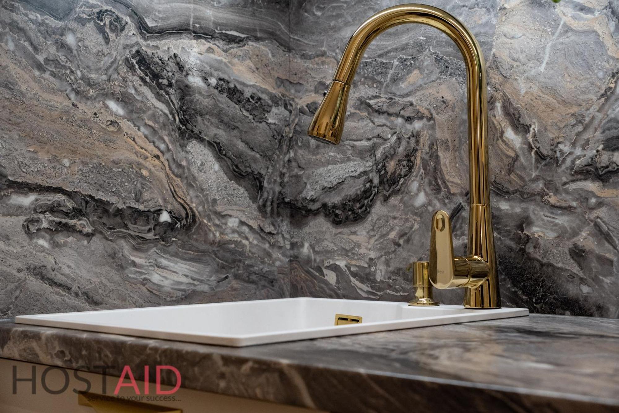 V27-2 Design - Hostaid Apartment Budapest