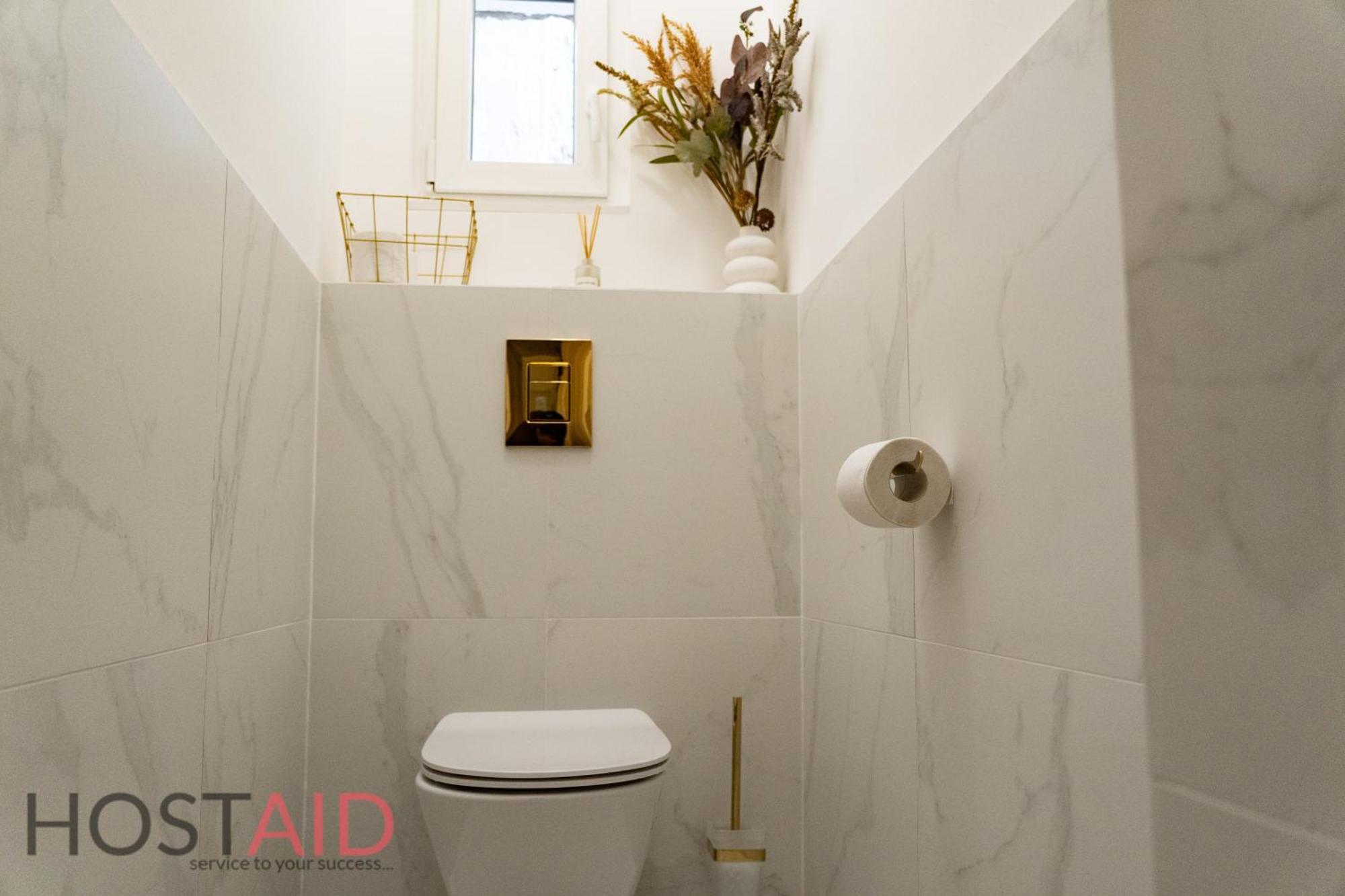 V27-2 Design - Hostaid Apartment