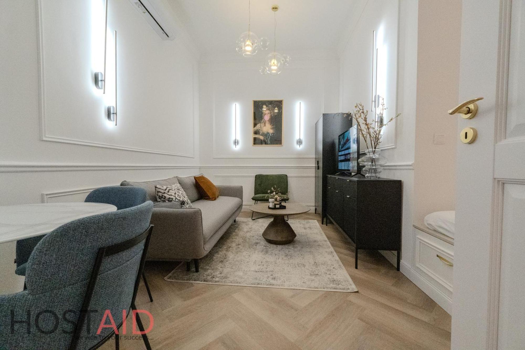 V27-2 Design - Hostaid Apartment Budapest