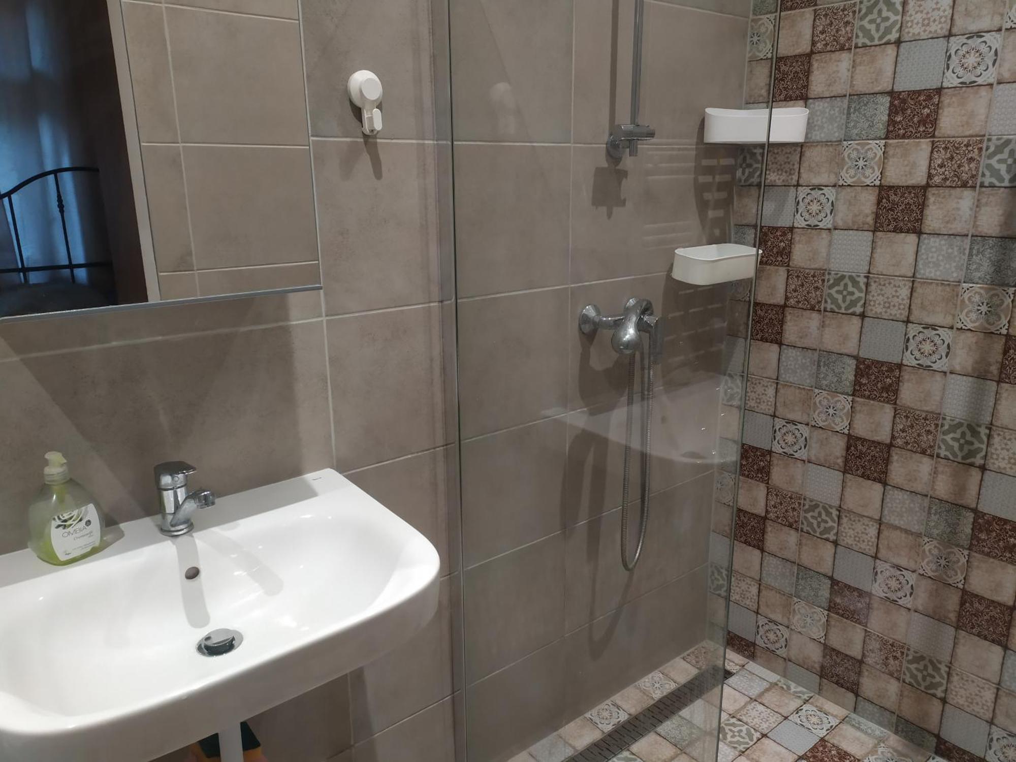 Charmhub Budapest: Your Stylish Sanctuary In The Heart Of The City Guest house