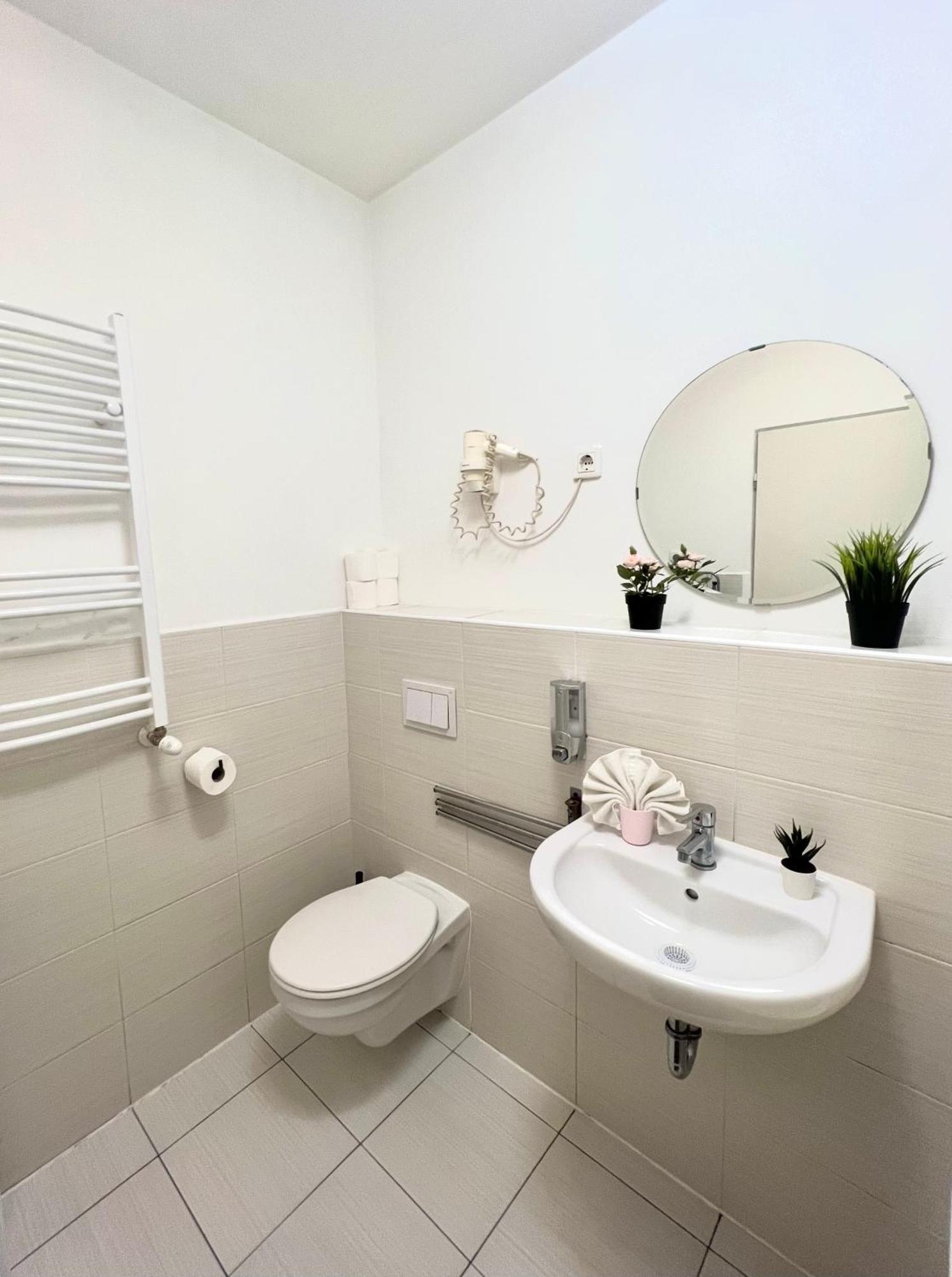 Mono Residence With Free Parking Boedapest