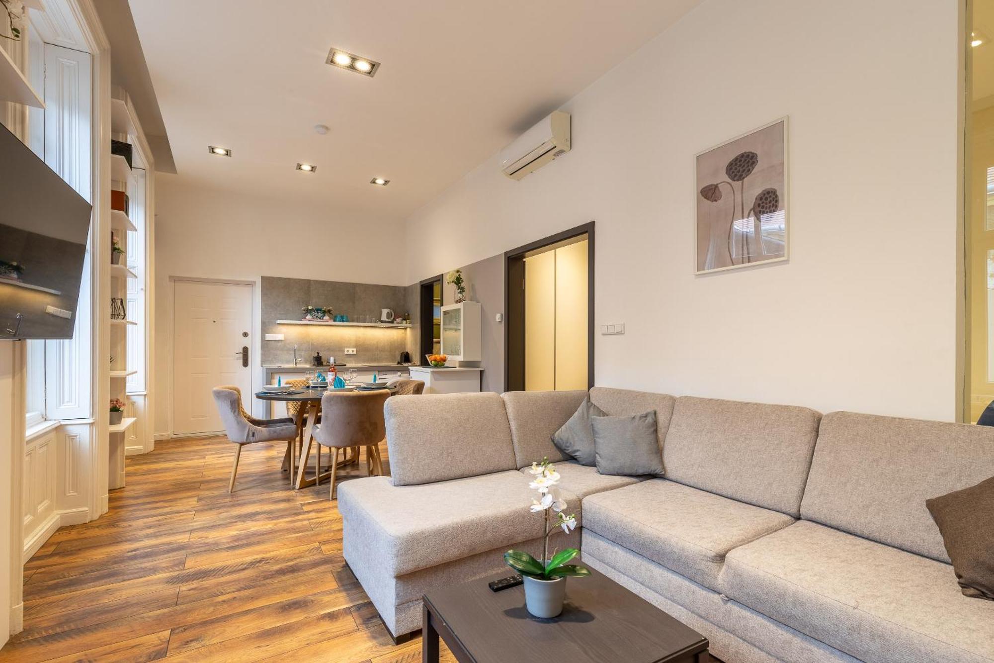 Andrassy Heritage Deluxe