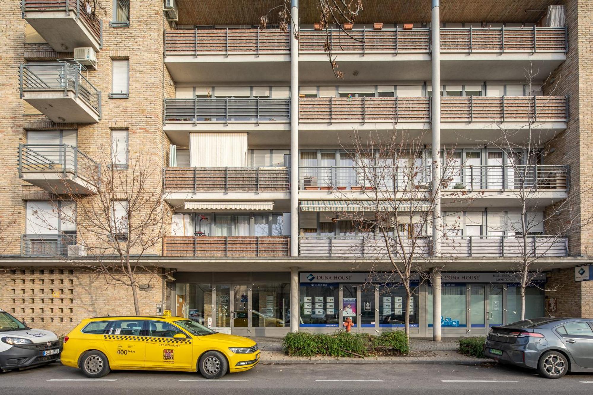 Lotus Origo With Garage Budapest