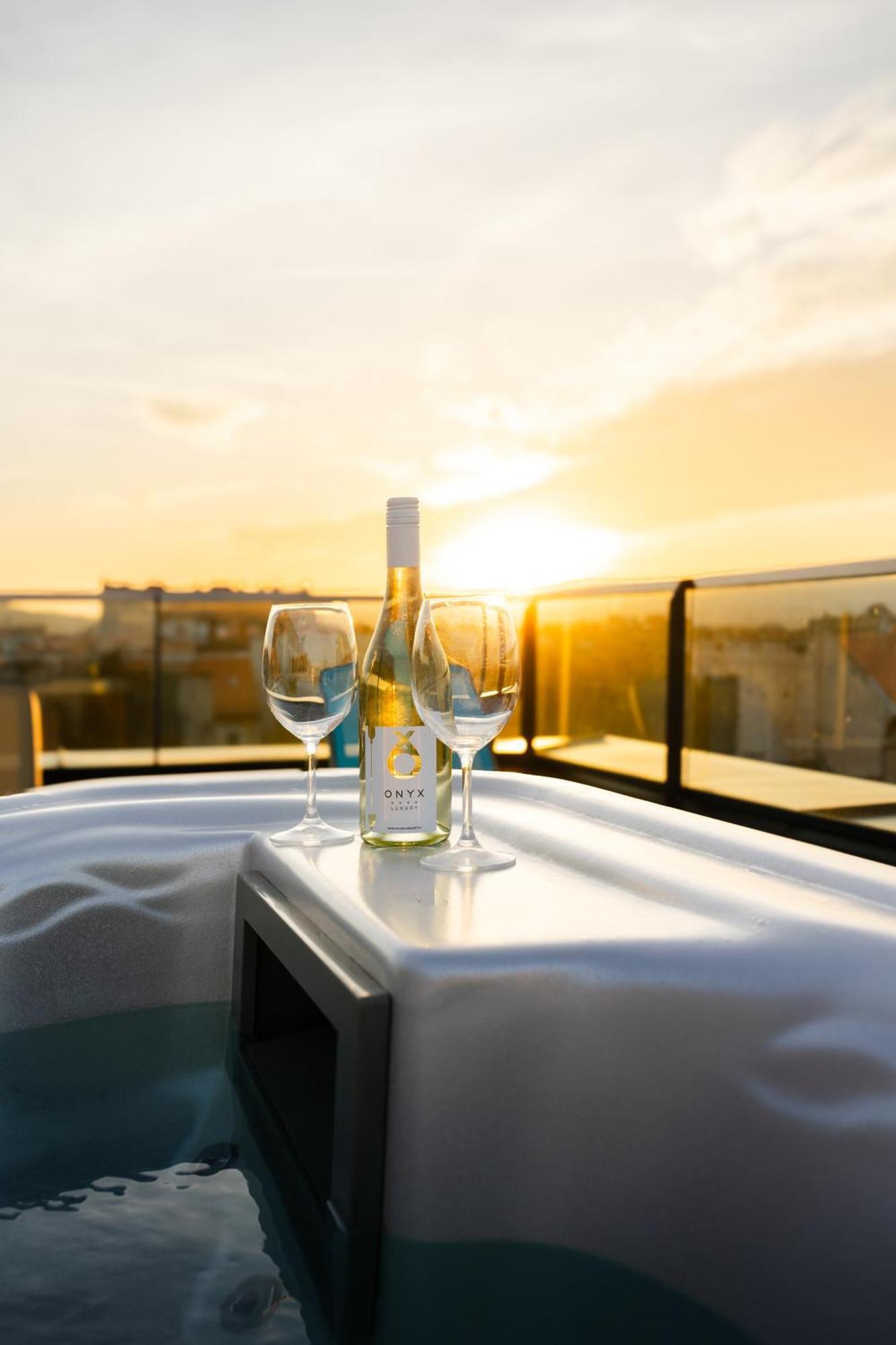Onyx Luxury Hotel 4*