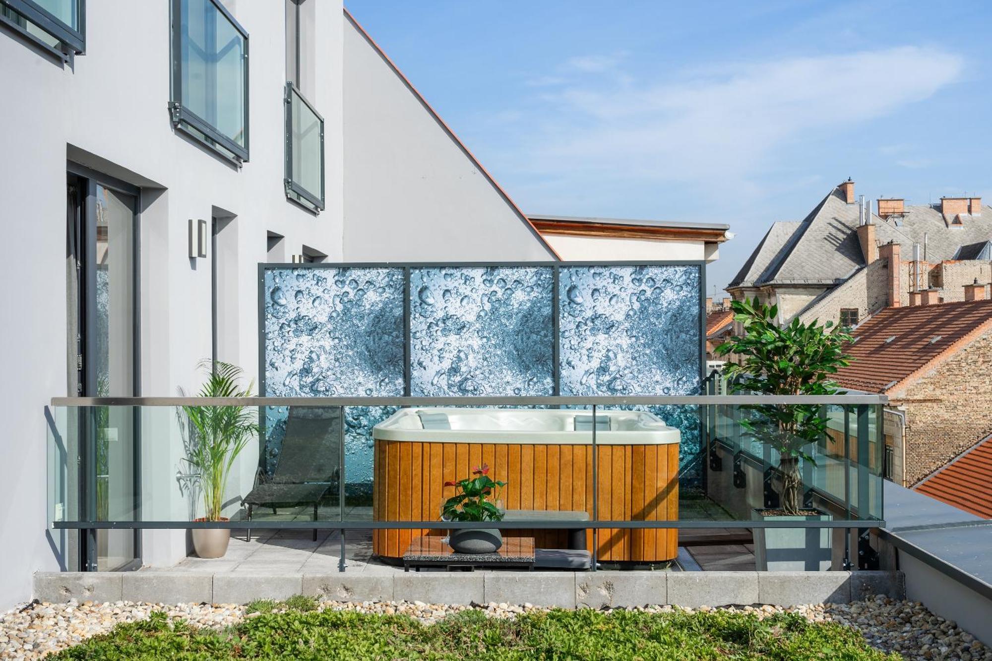 Onyx Luxury Hotel