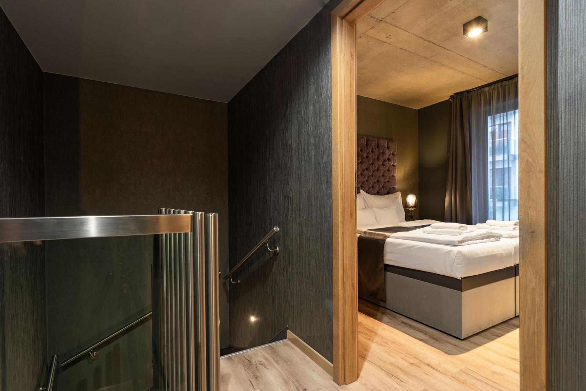 Onyx Luxury