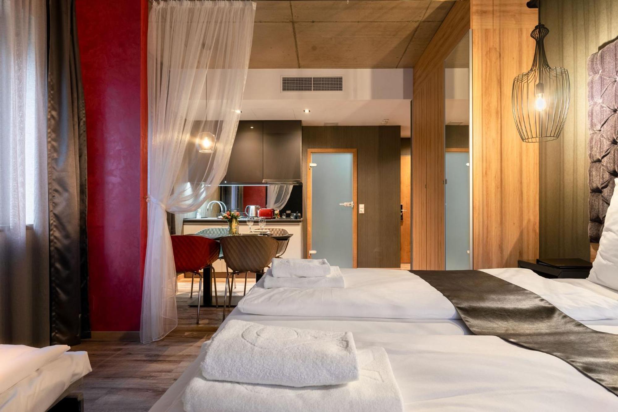 Onyx Luxury Hotel 4*