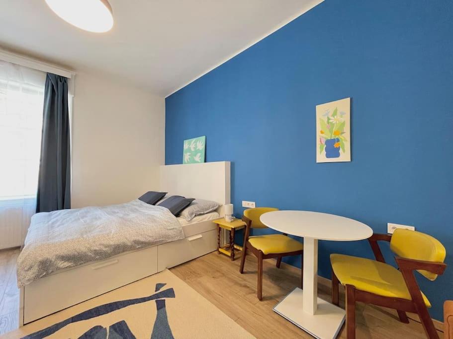 Stray Birds Fashion With 2ppl/wifi/ac Apartamento