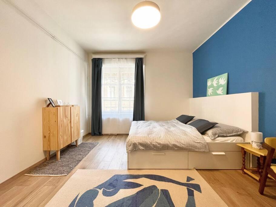 Stray Birds Fashion With 2ppl/wifi/ac Apartamento *