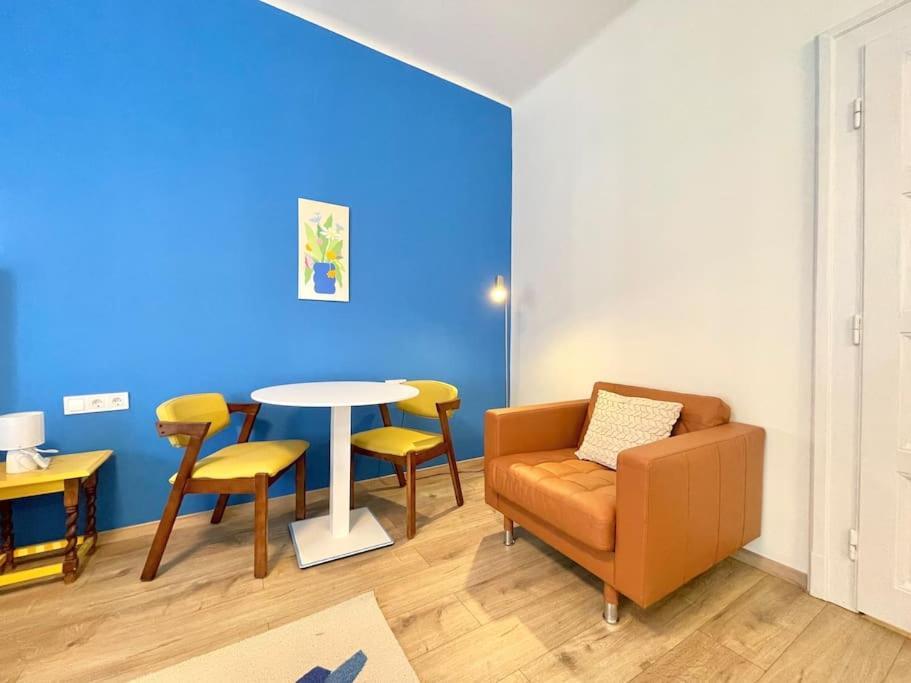 Stray Birds Fashion With 2ppl/wifi/ac Apartamento *