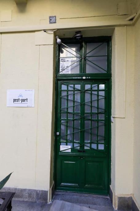 Apartman Pest-port 4 For 16 Person *