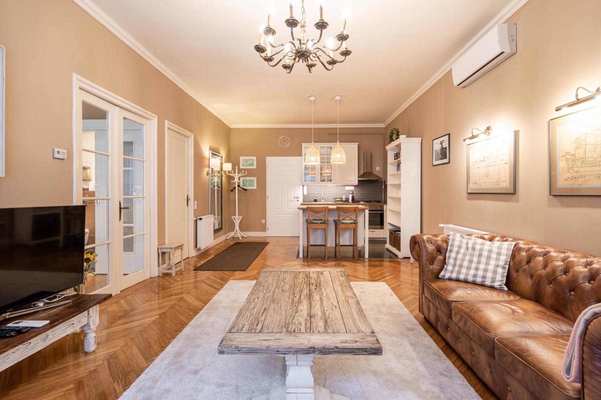 Appartement Paulay Deluxe 2 *