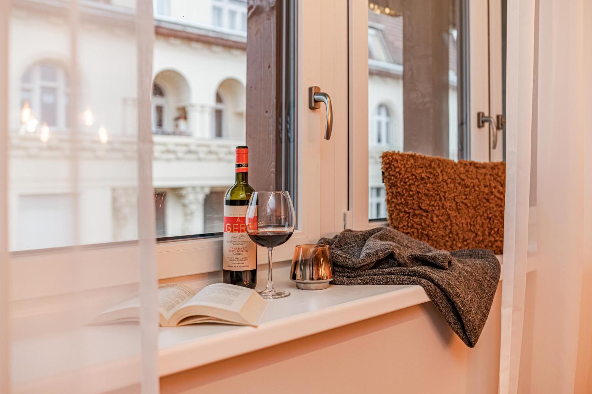 Luxury Tropical At Budapest