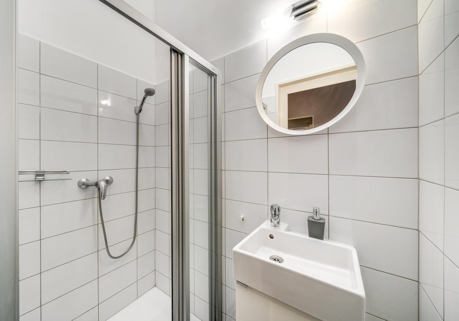 Downtown Delight - Erzsebet Blvd - 13 Ppl Apartmán