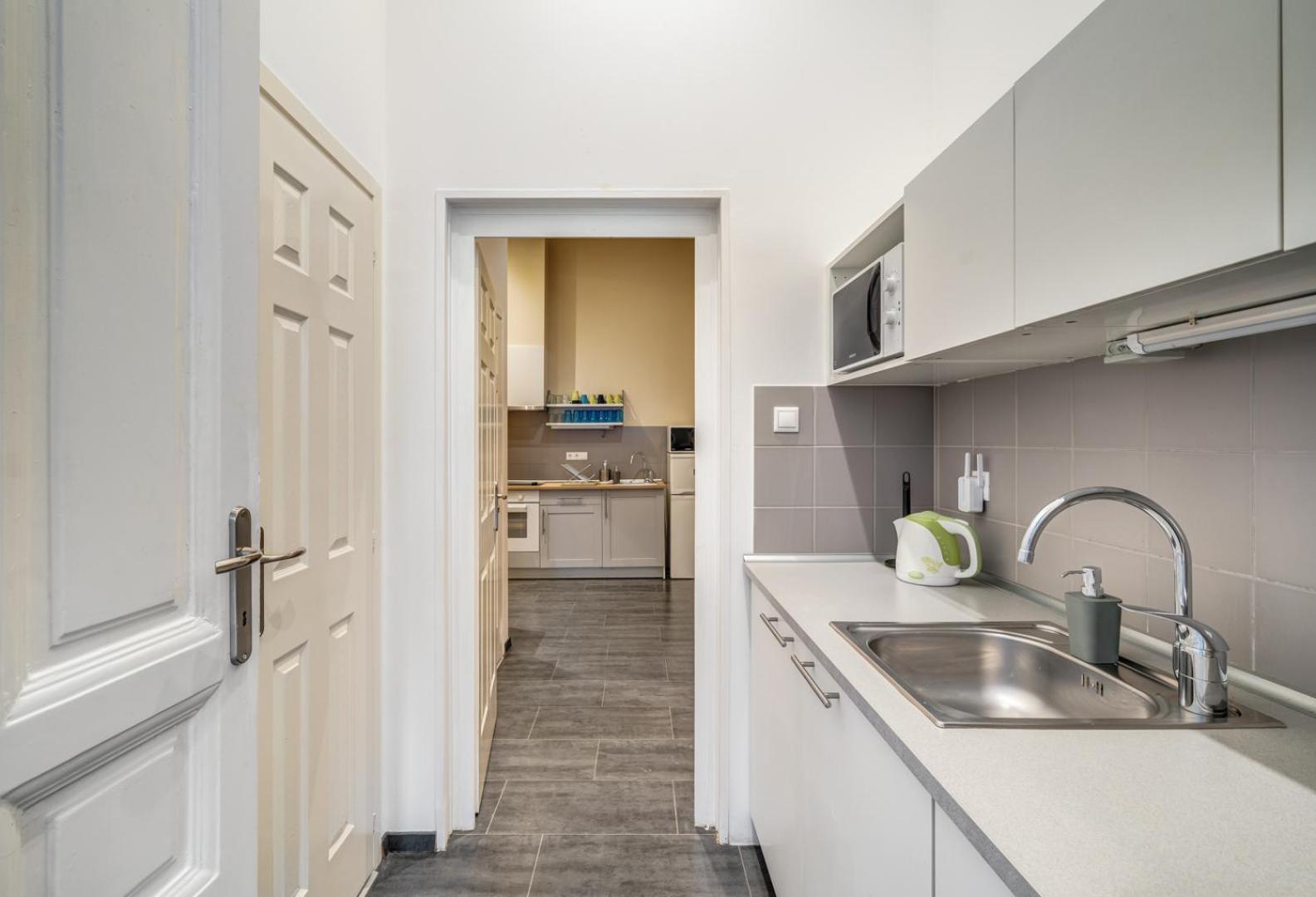 Downtown Delight - Erzsebet Blvd - 13 Ppl Apartmán