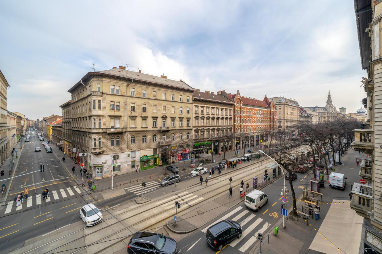 Downtown Delight - Erzsebet Blvd - 13 Ppl Apartmán *