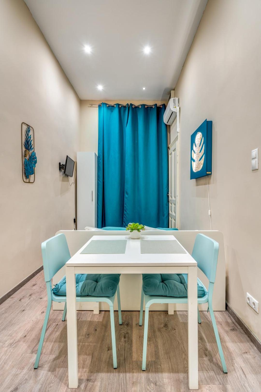 Cosy Corner - Erzsebet Blvd * Budapest