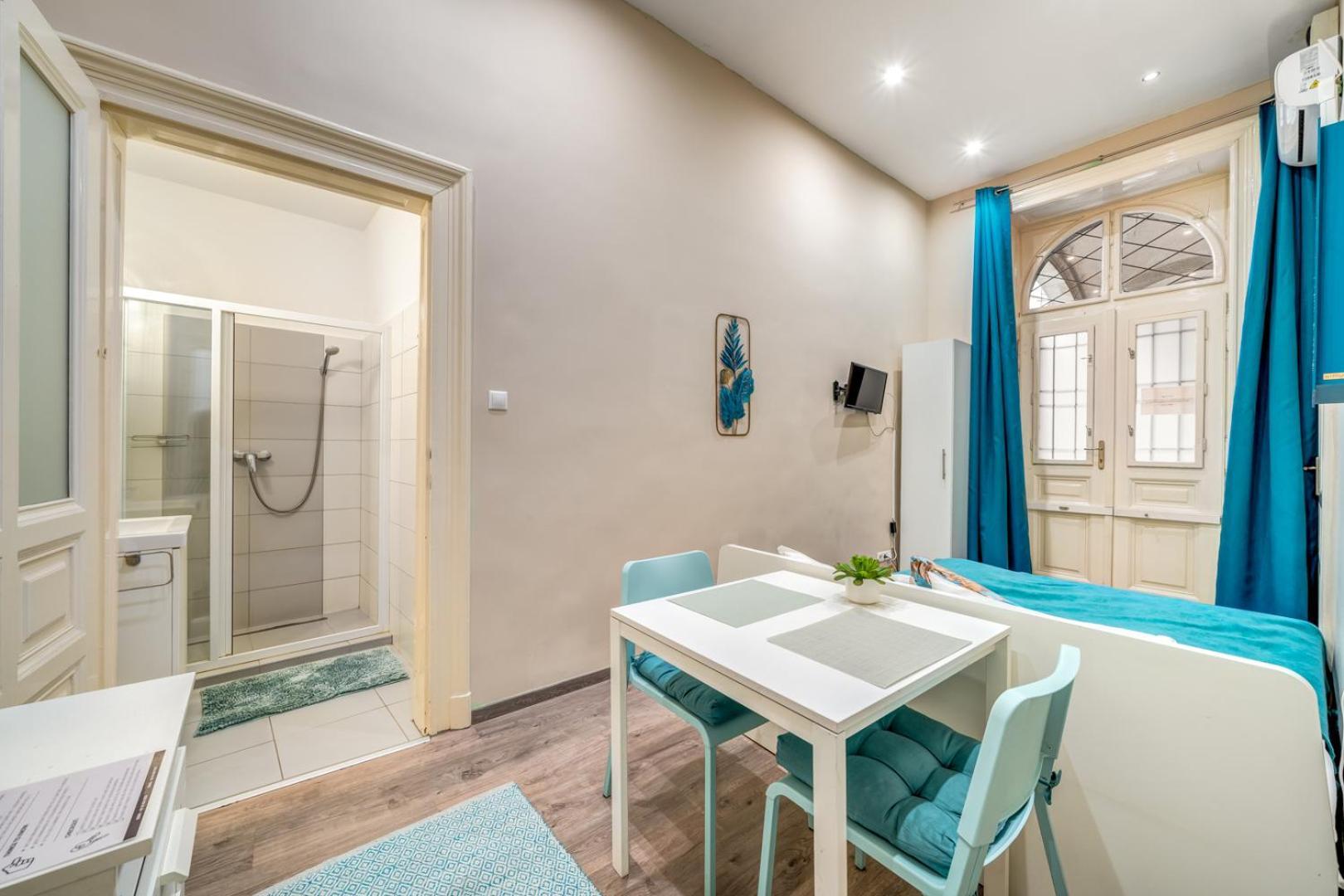 Cosy Corner - Erzsebet Blvd *