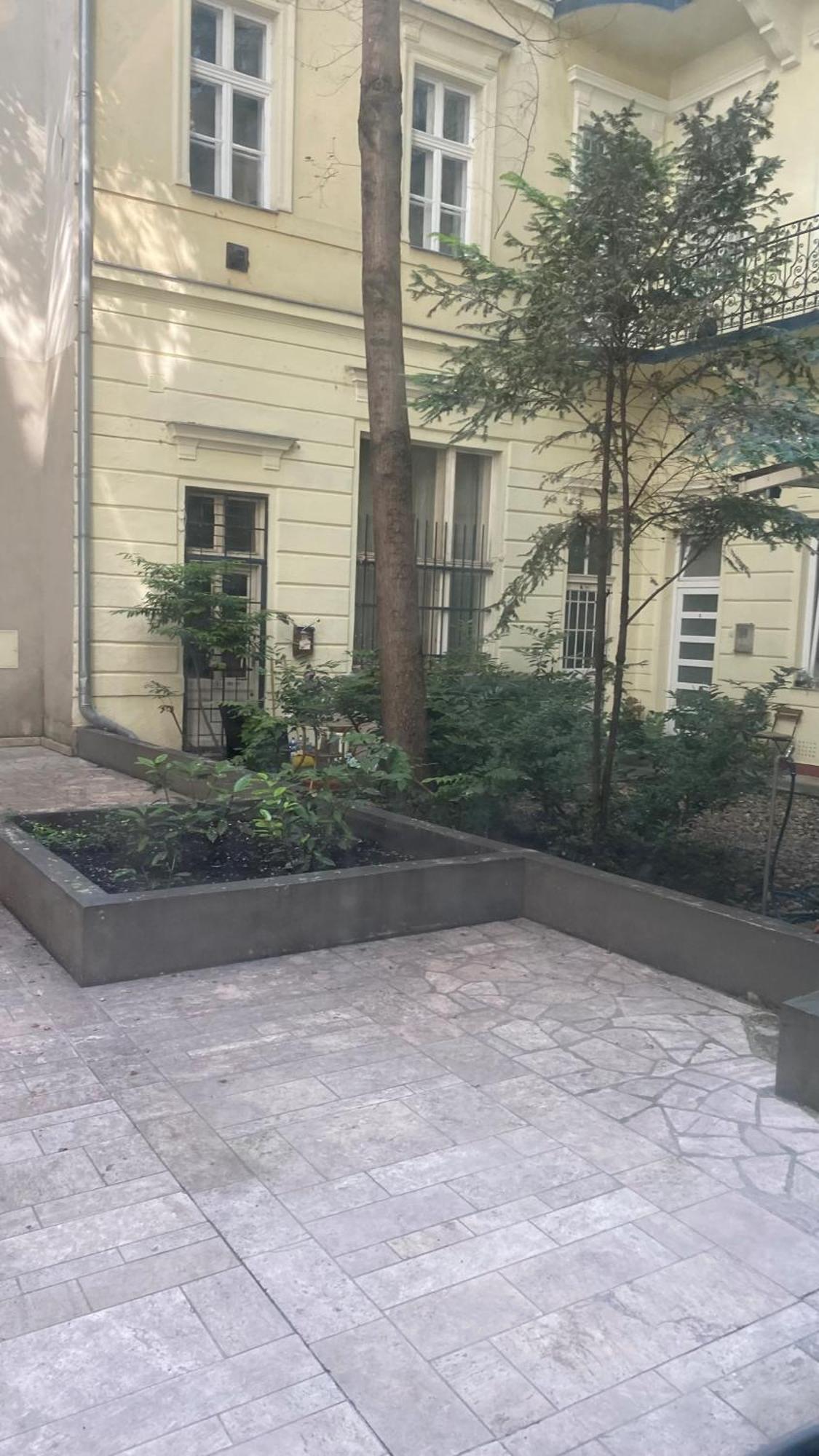 Apartman Peony Szekely Mihaly - Free Garage Budapest
