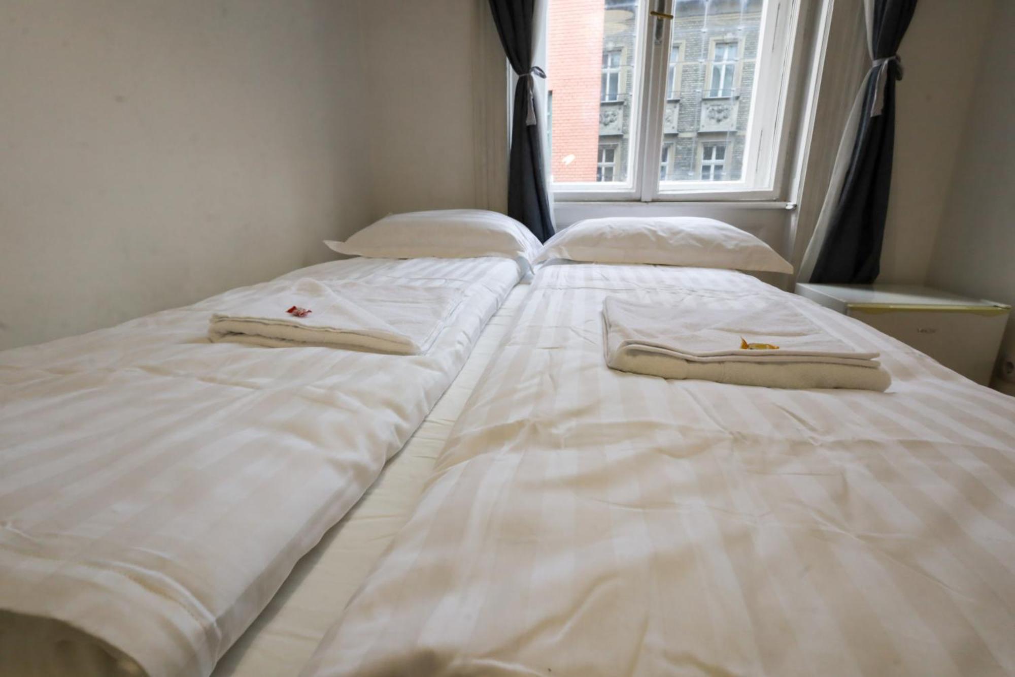 Pest-port 4 For 16 Person Apartment