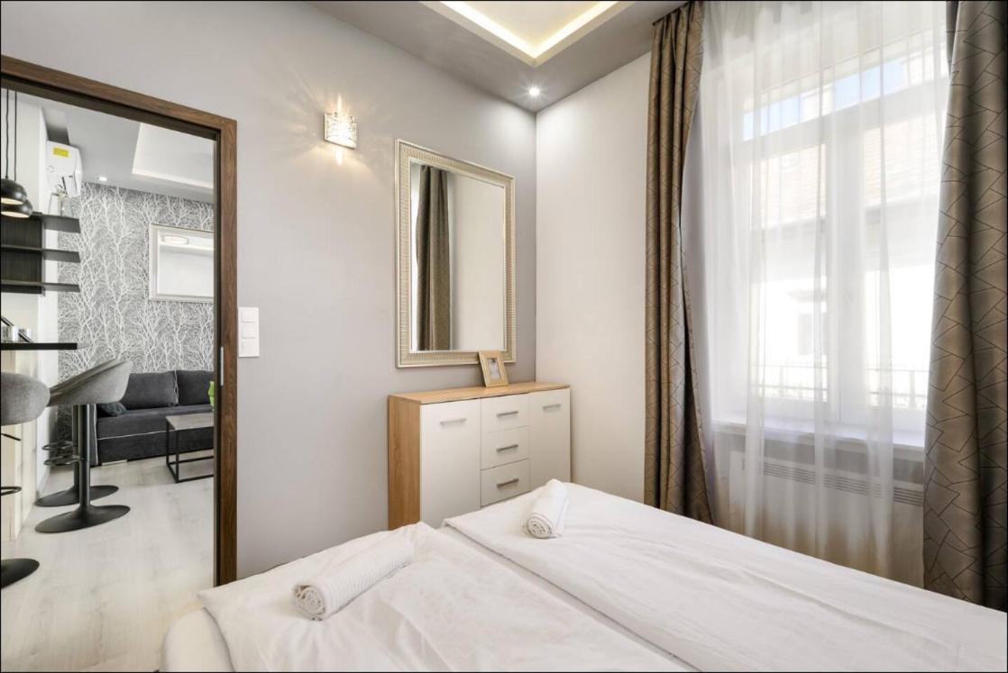 Cosy In Heart Of The -prime Location * Budapest