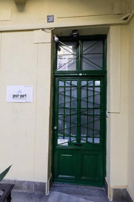 Apartment Pest-port 4 For 16 Person Budapest
