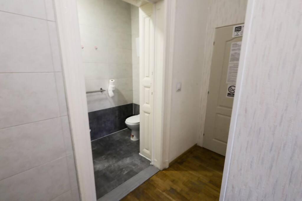 Pest-port Room-5 Private