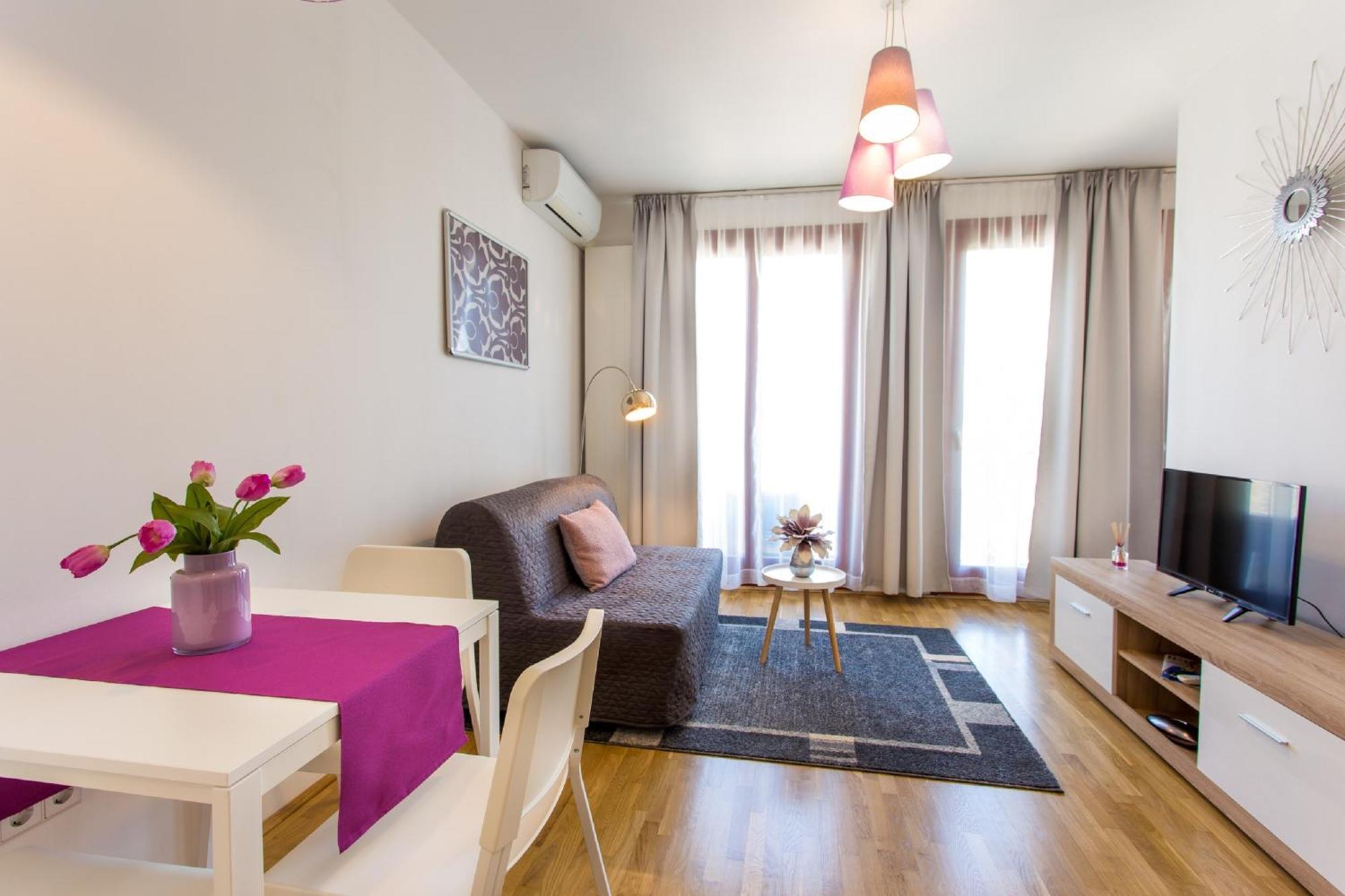 Colours Deluxe With Free Parking
