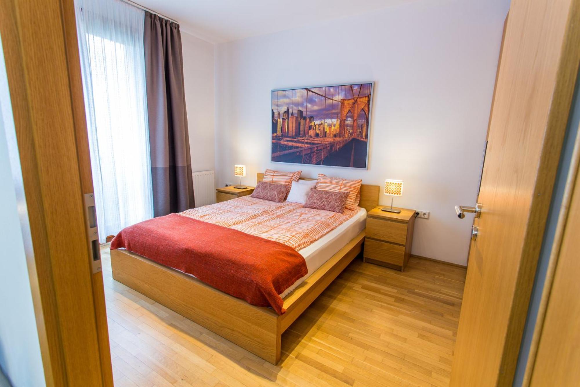 Colours Deluxe With Free Parking Budapest