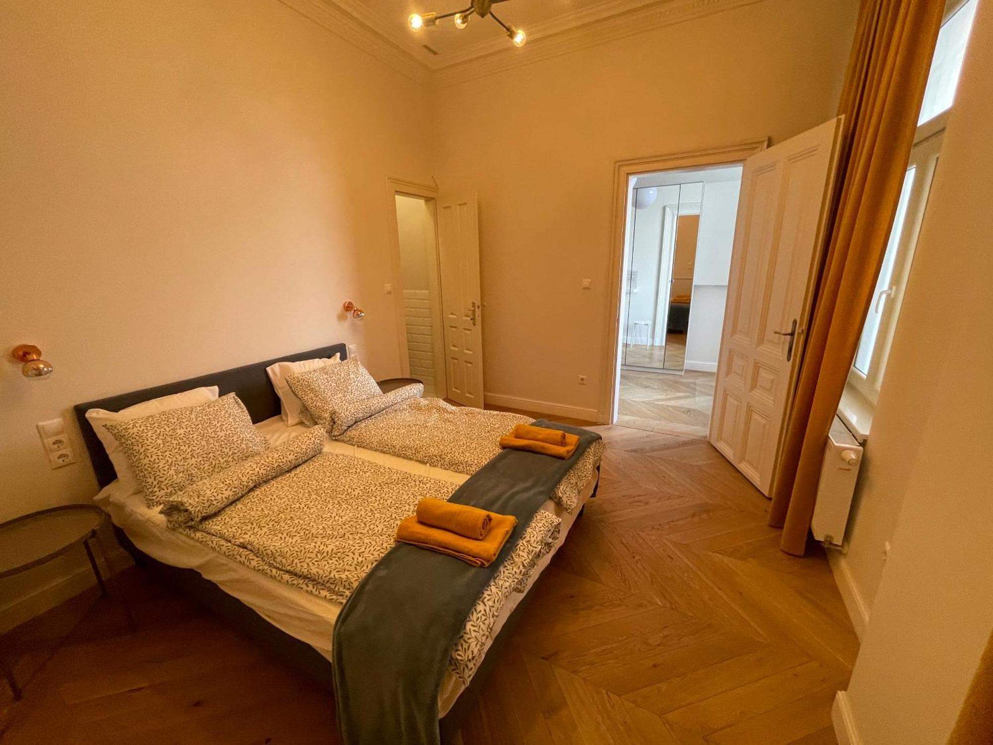 Apartment Center 3, Elegant And Cozy 2br In Center! Budapest