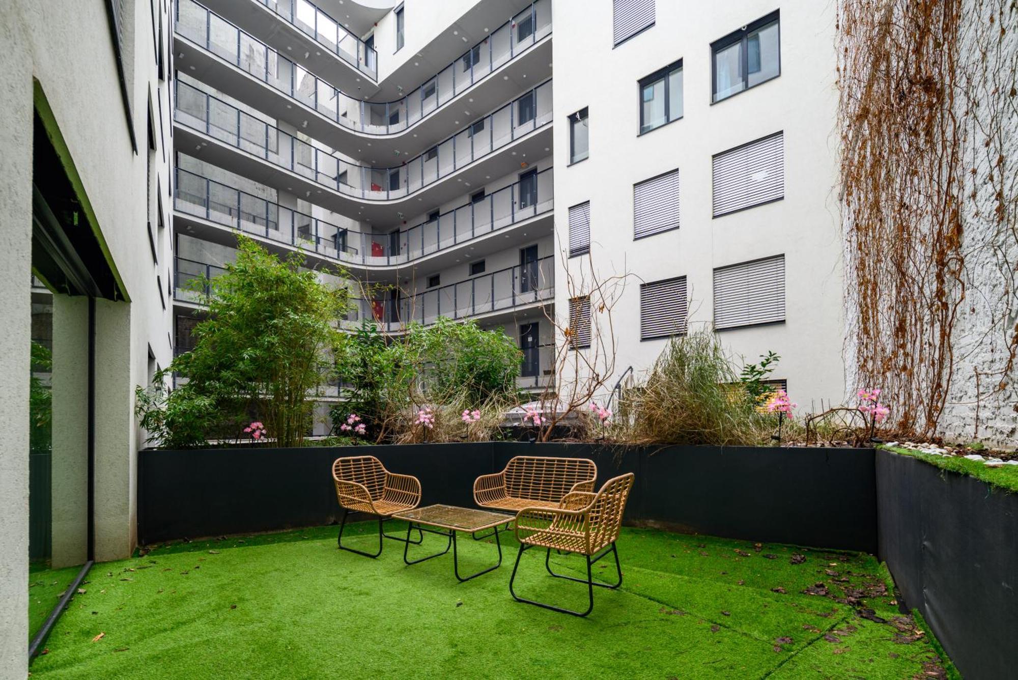 Raday K203 With Private Balcony * Budapest