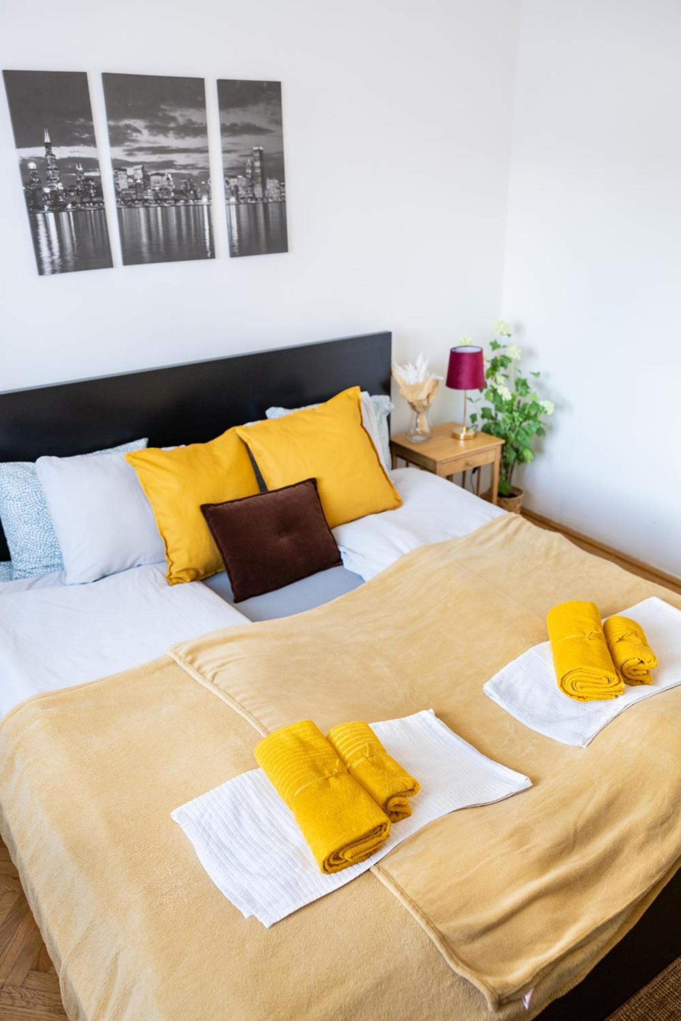 Cozy Panorama Next To The Buda Castle *