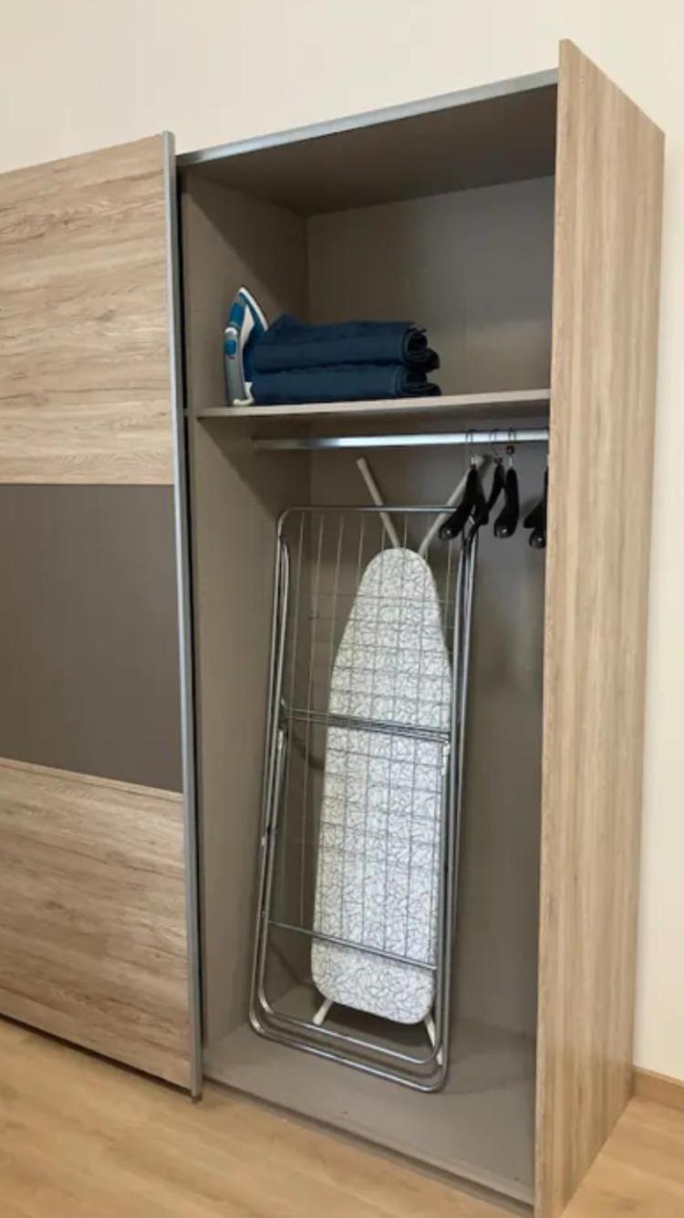 Nick's Apartment-spacious, And Quiet, By Margit Bridge Budapest