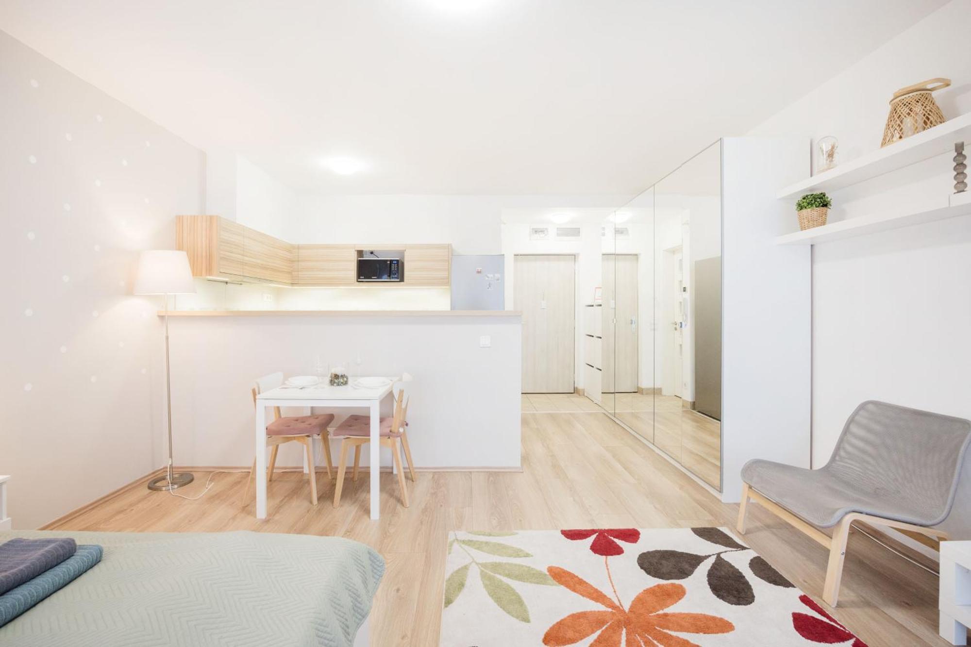 The Chic Crib With Balcony Lejlighed *