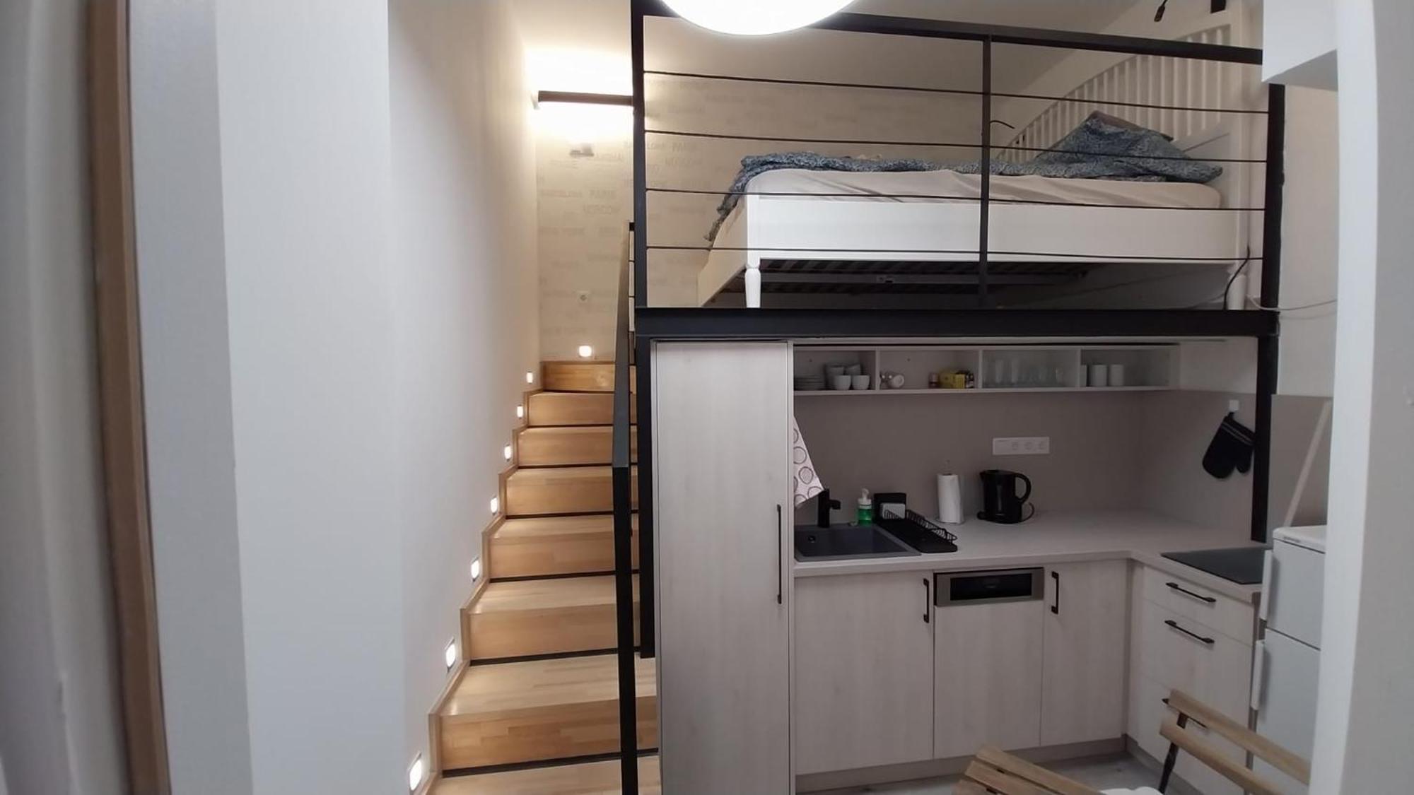 Szekely Near Deak Ferenc Square With Free Parking In Garage Appartement