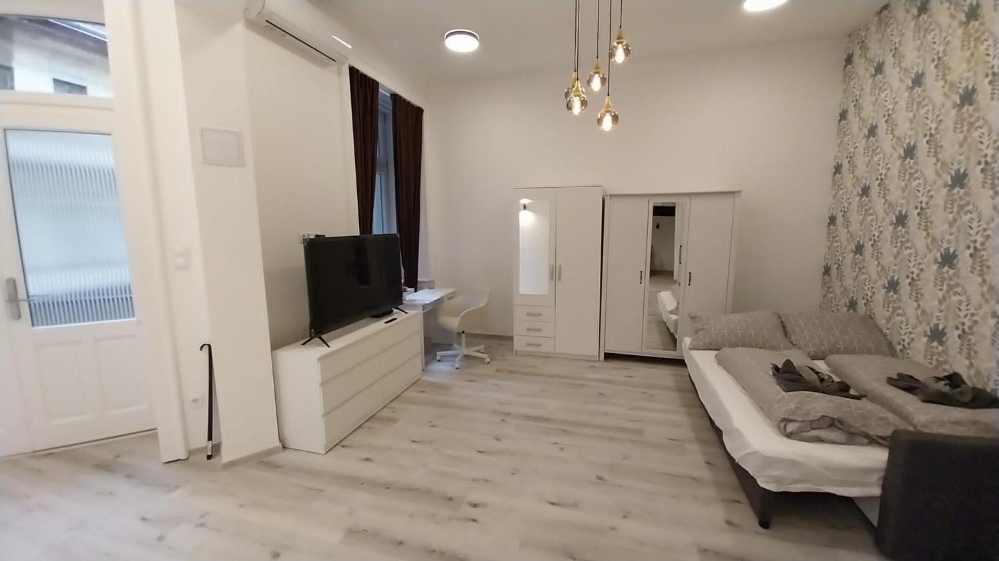 Appartement Szekely Near Deak Ferenc Square With Free Parking In Garage