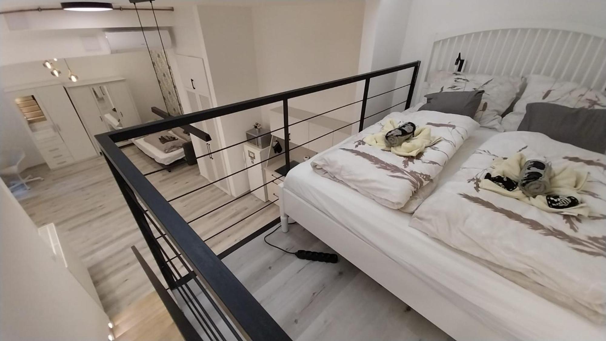 Szekely Near Deak Ferenc Square With Free Parking In Garage Appartement *