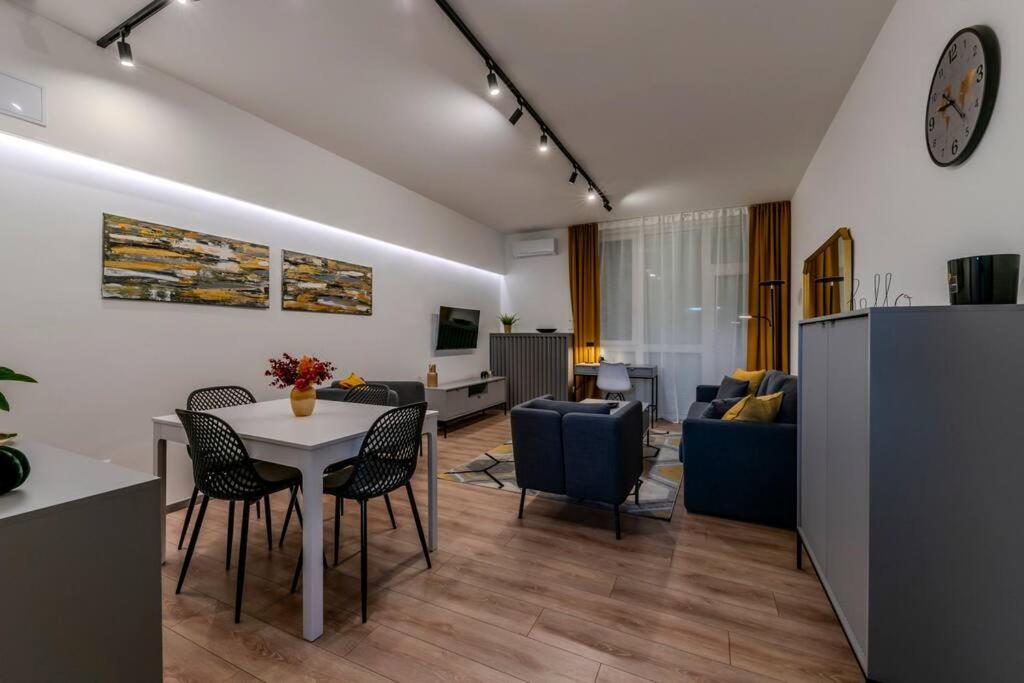 King's Golden Flat